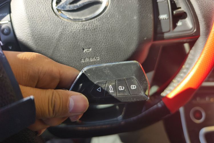 陆风X7 2015款 2.0T 全景旗舰版中控内饰11