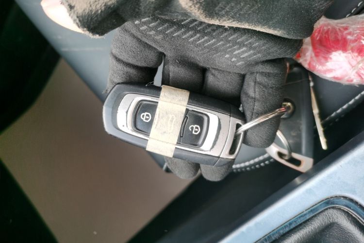 吉利汽车 帝豪 2018款 1.5L 手动向上互联版中控内饰11