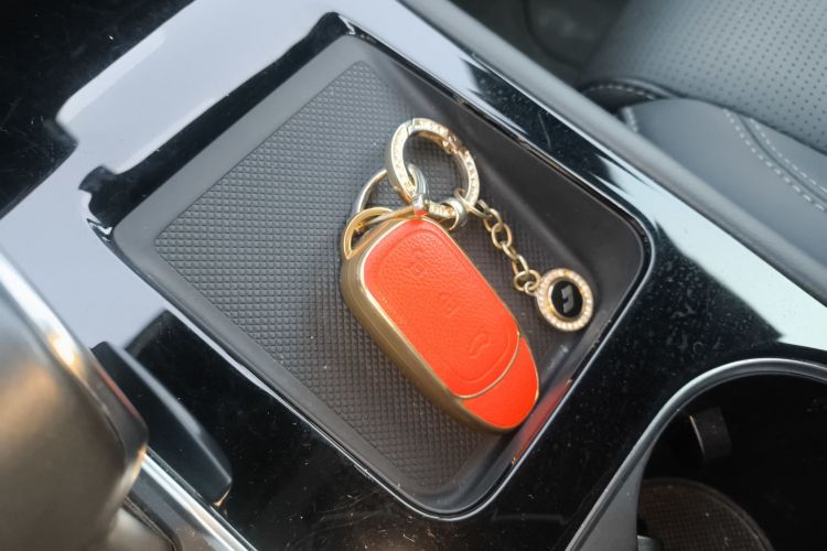 理想汽车 理想ONE 2021款 增程6座版中控内饰11