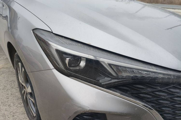 长安 逸动 2020款 PLUS 蓝鲸NE 1.4T GDI DCT尊贵型车身外观8