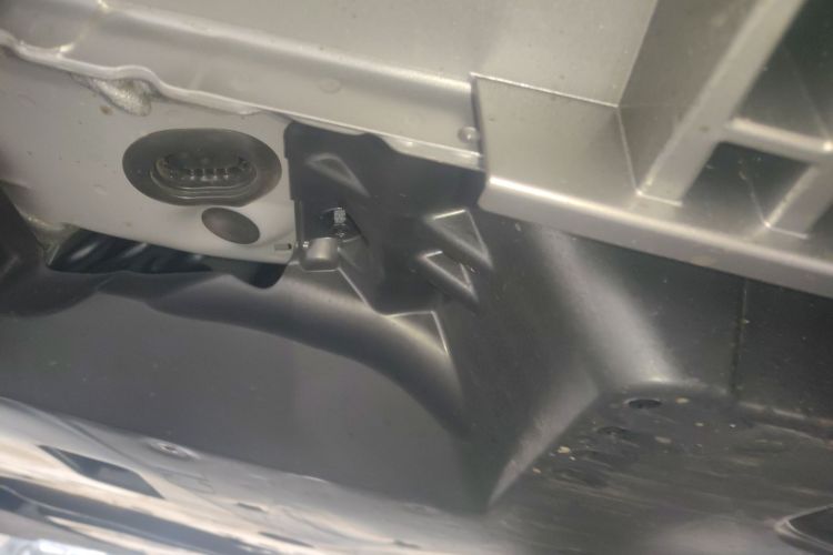 雷克萨斯ES 2025款 200 臻享版局部细节9003