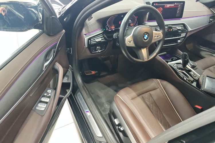 宝马5系 2023款 530Li xDrive M运动套装中控内饰20