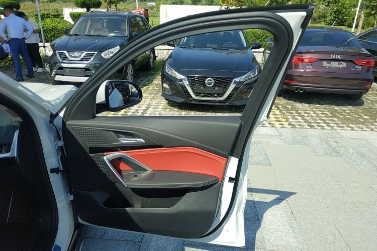 宝马iX1 2023款 eDrive25L X设计套装中控内饰7005