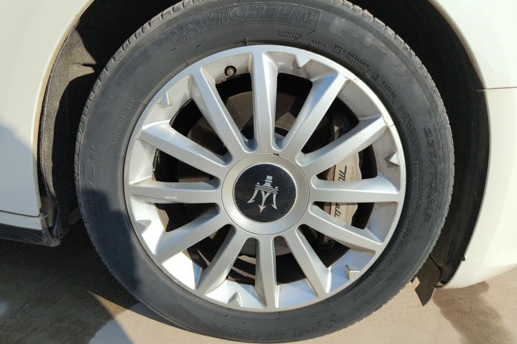 玛莎拉蒂 Ghibli 2014款 3.0T 标准版车身外观10