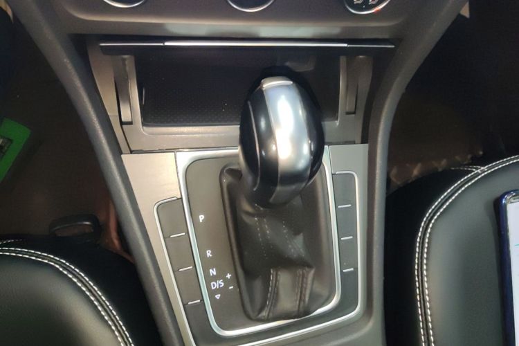 大众 高尔夫 2016款 1.6L 自动舒适型中控内饰18