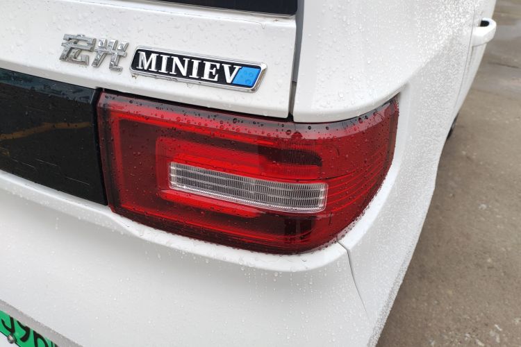 五菱汽车 宏光MINIEV 2022款 轻松款 磷酸铁锂车身外观6006