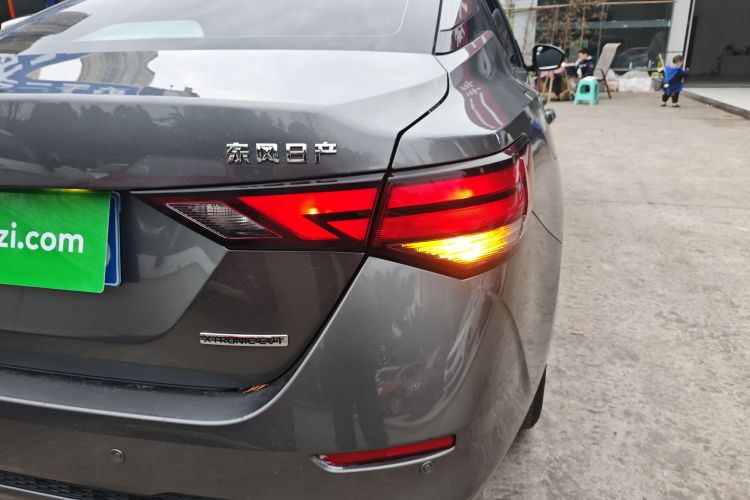 日产 轩逸 2020款 1.6L XL CVT悦享版车身外观9