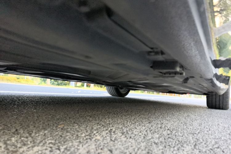 奔驰E级 2021款 改款 E 300 L 时尚型局部细节9002