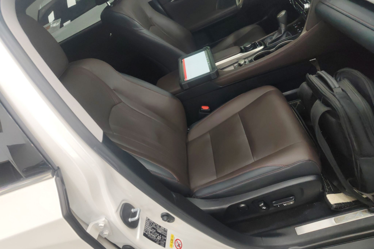 雷克萨斯RX 2016款 450h 四驱典雅版局部细节41