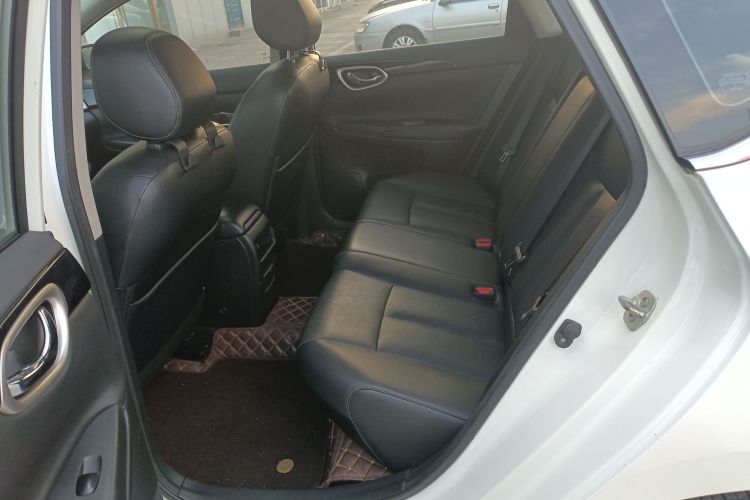 日产 轩逸 2018款 1.6XV CVT尊享版中控内饰7004