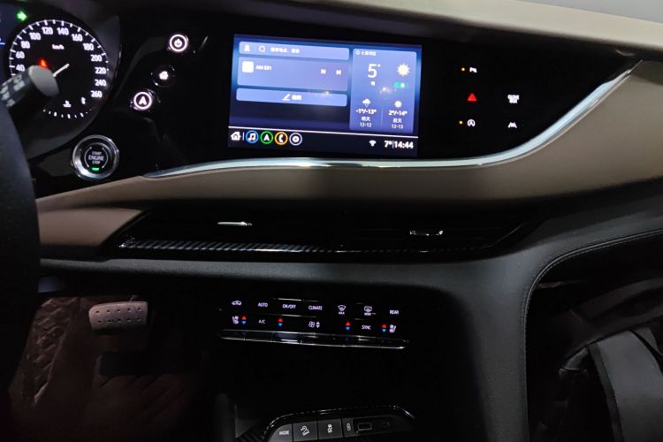 别克 昂科旗 2020款 28T 四驱旗舰型中控内饰16