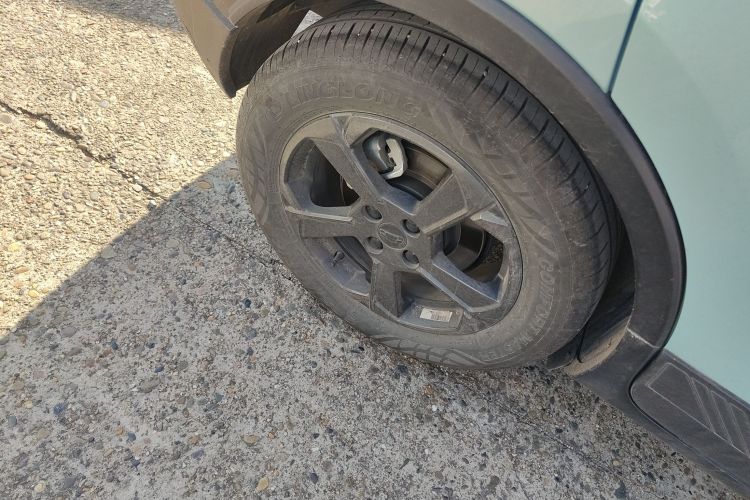 吉利几何E萤火虫 2024款 401km 萤光车身外观6008