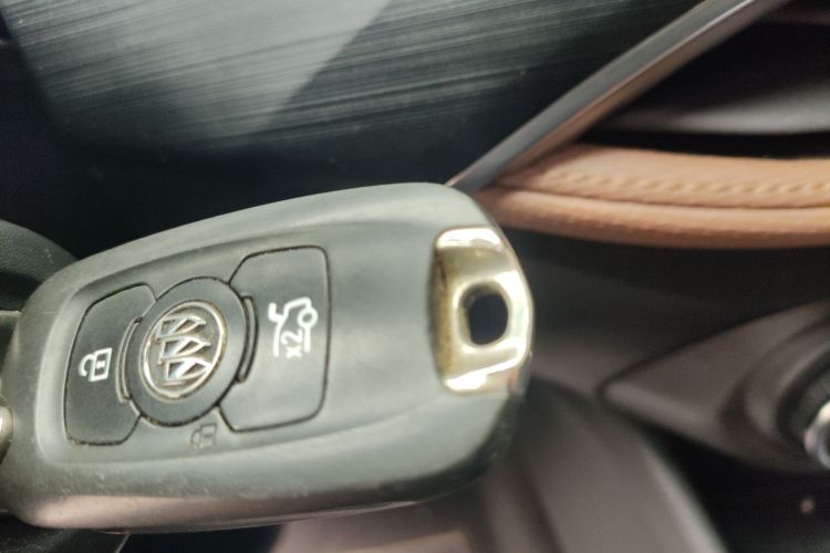 别克 威朗 2022款 Pro 533T 乐享版中控内饰7001