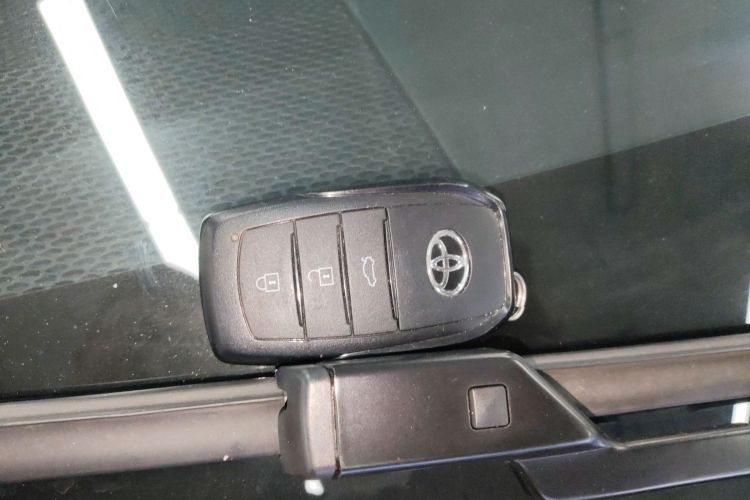 丰田 卡罗拉 2024款 1.8L 智能电混双擎 先锋版中控内饰11