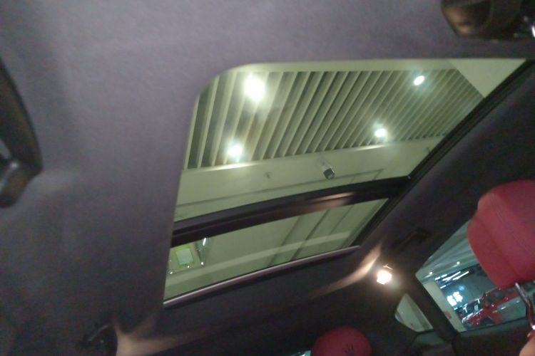 玛莎拉蒂 Levante 2022款 2.0T GT锋芒版中控内饰22