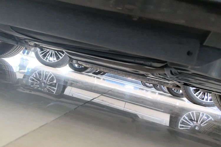 别克 昂科威 2019款 20T 两驱领先型 国VI机舱底盘30