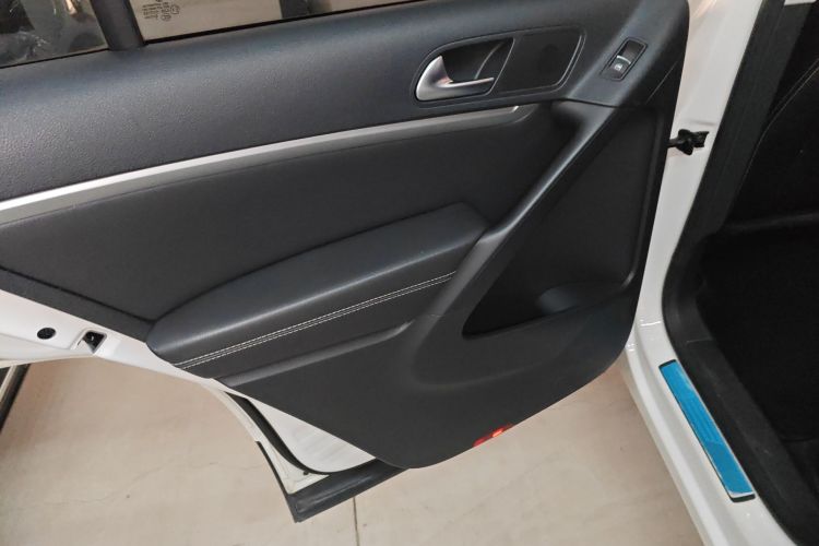 大众 途观 2016款 280TSI 自动两驱丝绸之路舒适版中控内饰7008