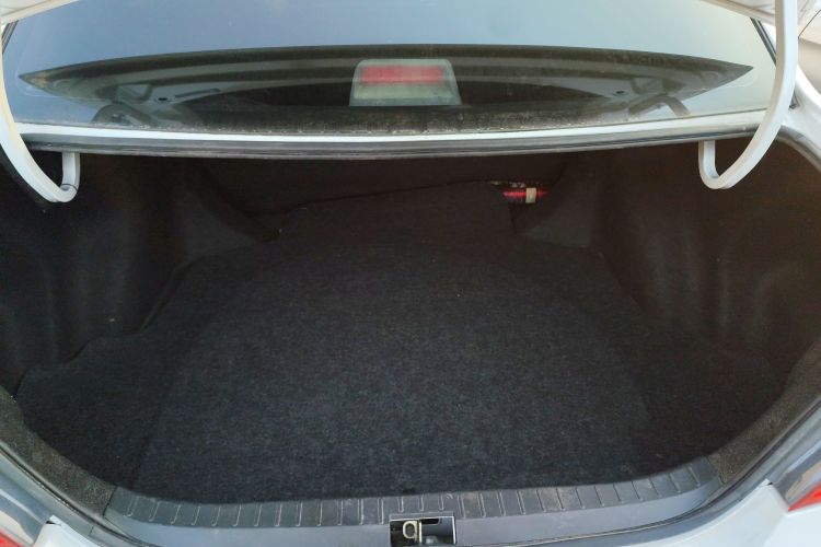 比亚迪F3 2020款 1.5L 手动经典型机舱底盘23