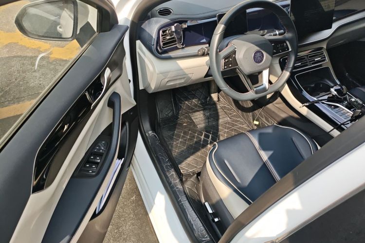 比亚迪 秦PLUS 2021款 DM-i 55KM 旗舰型中控内饰20