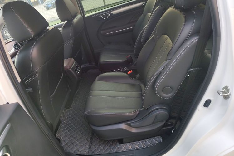 广汽传祺 传祺M6 2023款 PRO 270T DCT尊贵版中控内饰21