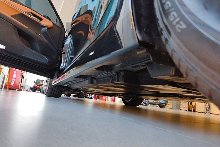 丰田 凯美瑞 2024款 双擎 2.0HGVP 豪华版局部细节9002