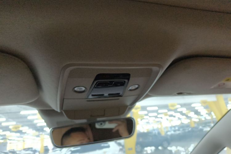 腾势D9 2022款 DM-i 970 四驱旗舰型中控内饰22