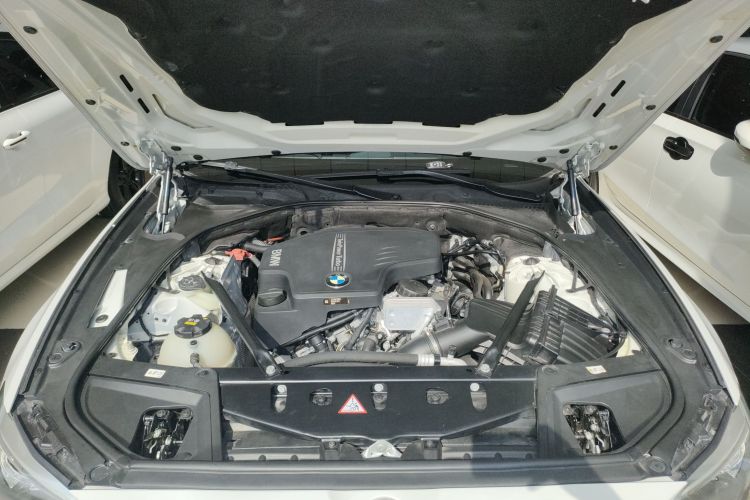 宝马5系 2017款 525Li 领先型机舱底盘24