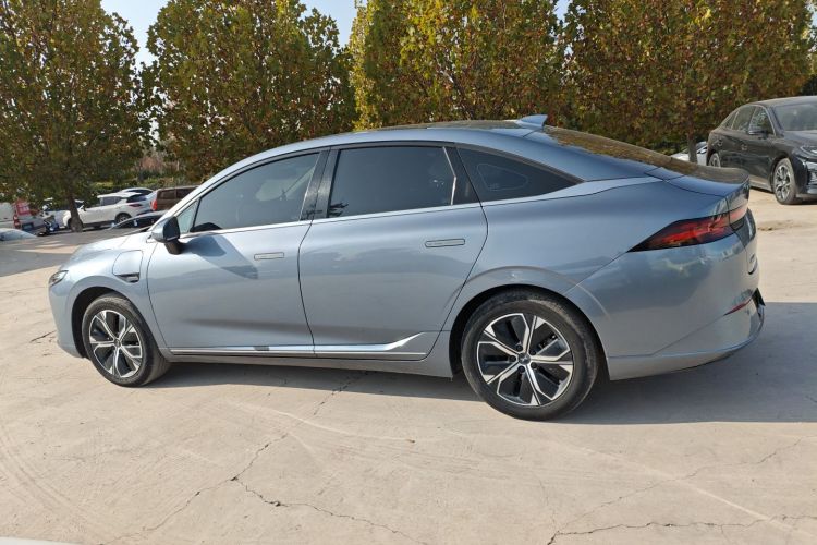 小鹏P5 2024款 500智行版车身外观4