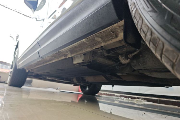 领克06 2023款 Remix 1.5T 劲Pro机舱底盘30