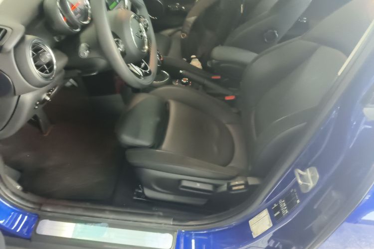 MINI 2019款 1.5T COOPER 艺术家 五门版局部细节19