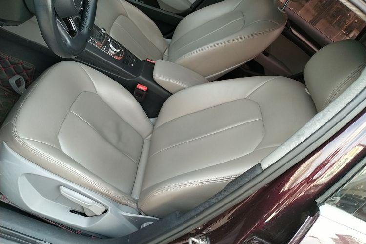 奥迪A3 2018款 30周年年型 Limousine 35 TFSI 进取型中控内饰19