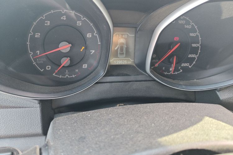 奇瑞 瑞虎5 2014款 2.0L 手动家悦版中控内饰15