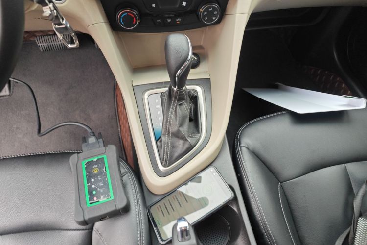 别克 英朗 2015款 15N 自动精英型中控内饰18