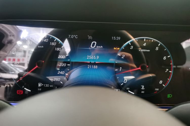 奔驰E级 2023款 改款 E 260 L中控内饰14