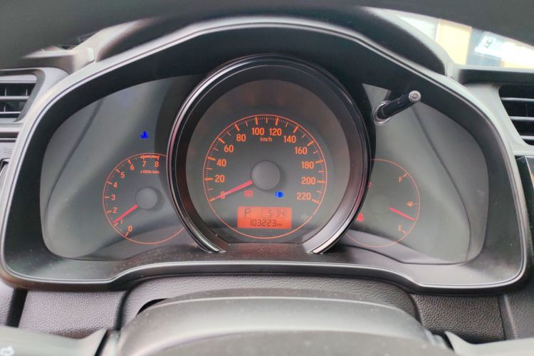 本田 飞度 2018款 1.5L CVT舒适天窗版局部细节14