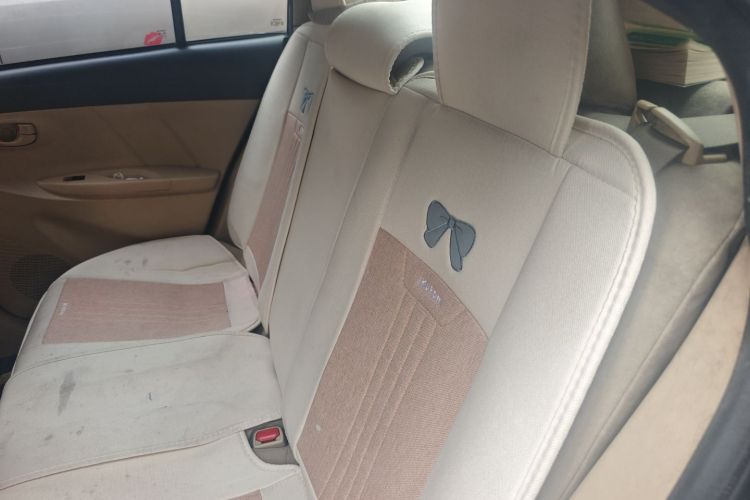 丰田 威驰 2014款 1.5L 自动智臻版中控内饰21