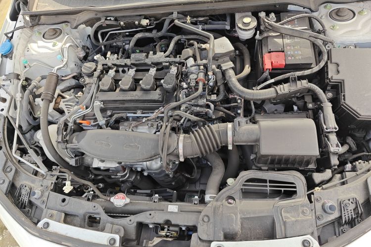 本田 思域 2023款 240TURBO CVT劲势版机舱底盘24