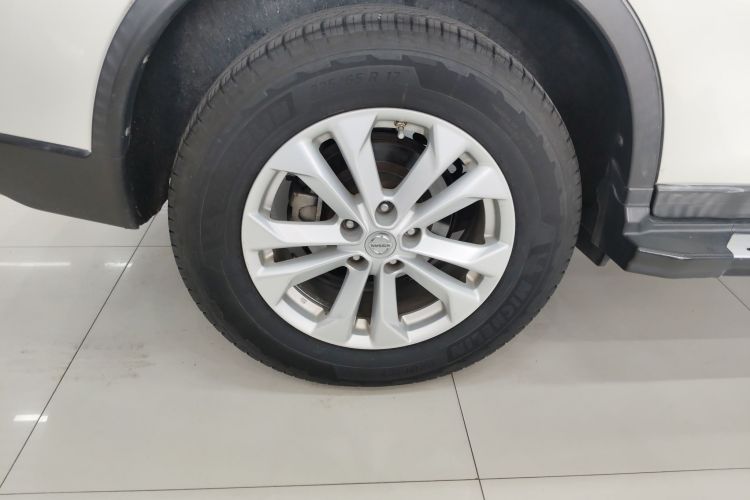 日产 奇骏 2014款 2.5L CVT豪华版 4WD车身外观6008