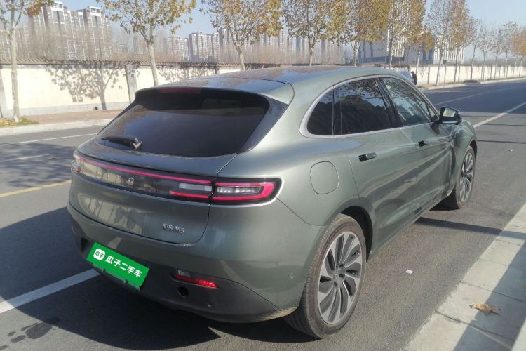 鸿蒙智行 问界M5 2022款 增程四驱性能版车身外观7