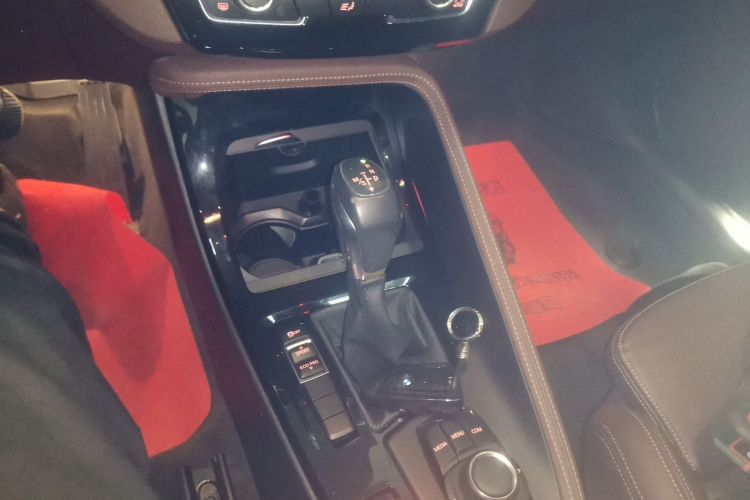 宝马X1 2019款 sDrive18Li 尊享型中控内饰18