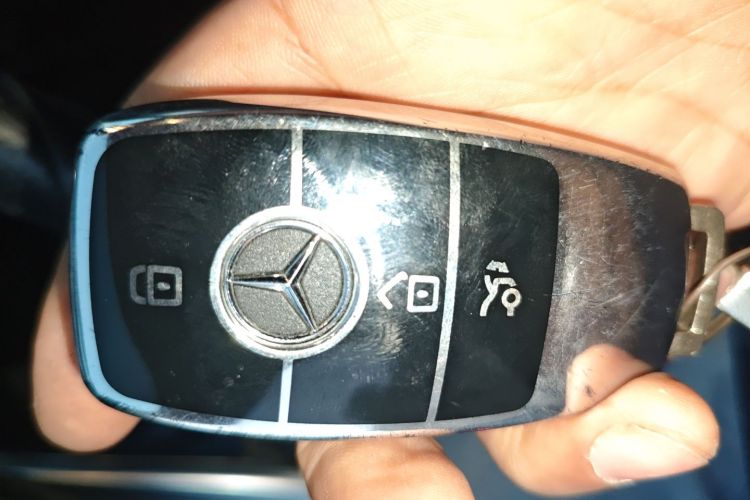 奔驰C级 2019款 C 260 运动版中控内饰7001