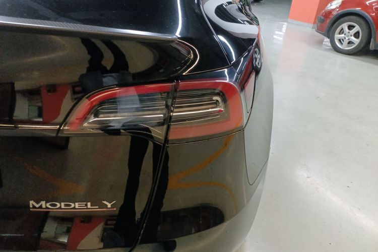 特斯拉 Model Y 2022款 Performance高性能全轮驱动版车身外观6006