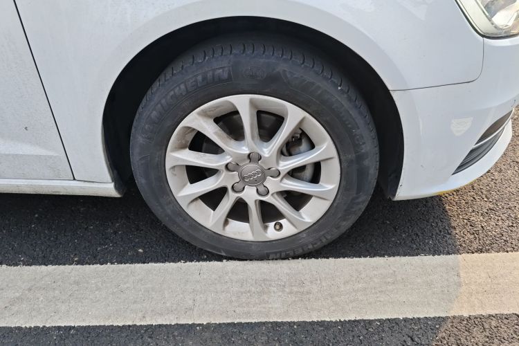 奥迪A3 2016款 Sportback 35 TFSI 领英型车身外观10