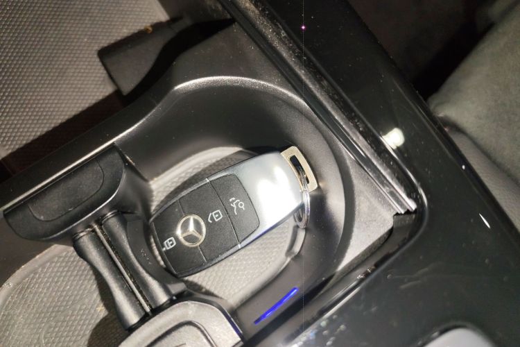 奔驰A级 2024款 A 200 L 时尚型中控内饰11