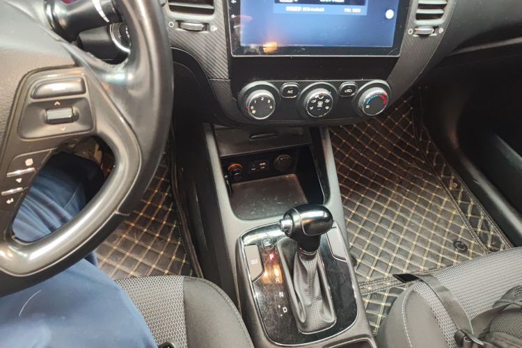 起亚K3 2016款 1.6L 自动GLS中控内饰18