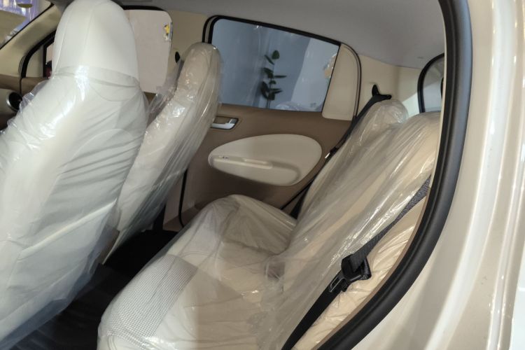 五菱汽车 宏光MINIEV 2025款 四门版 进阶款中控内饰21