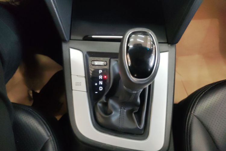 现代 领动 2016款 1.6L 自动智炫·精英型中控内饰18