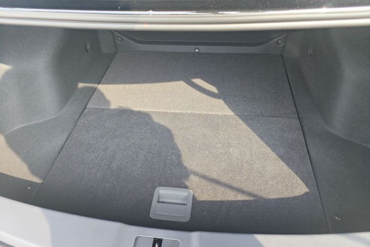 红旗E-QM5 2021款 网约充电 基础版 5座机舱底盘23