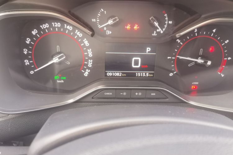 雪铁龙C5 2017款 350THP 自动豪华型中控内饰15