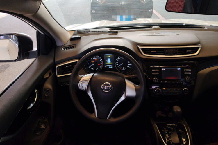 日产 逍客 2017款 2.0L CVT精英版 国V中控内饰13